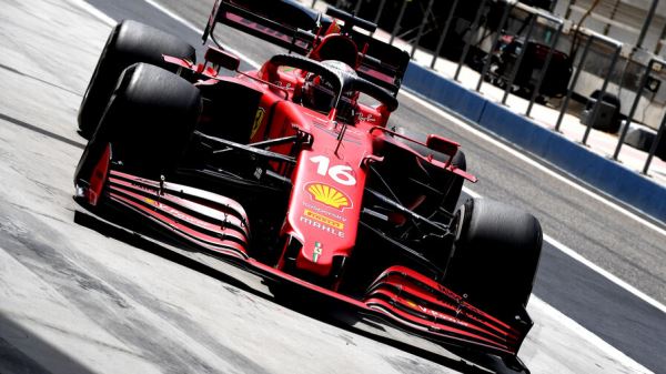 Инсайдер: У Ferrari проблемы с гоночным темпом