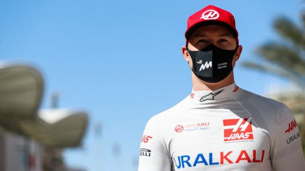 Никита Мазепин представил шлем для дебютного сезона в Формуле 1